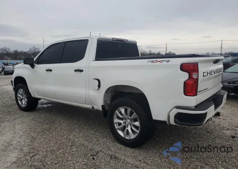 2019 Chevrolet Silverado K1500 Custom z USA, uszkodzony, nr VIN 3GCUYBEF5KG103500